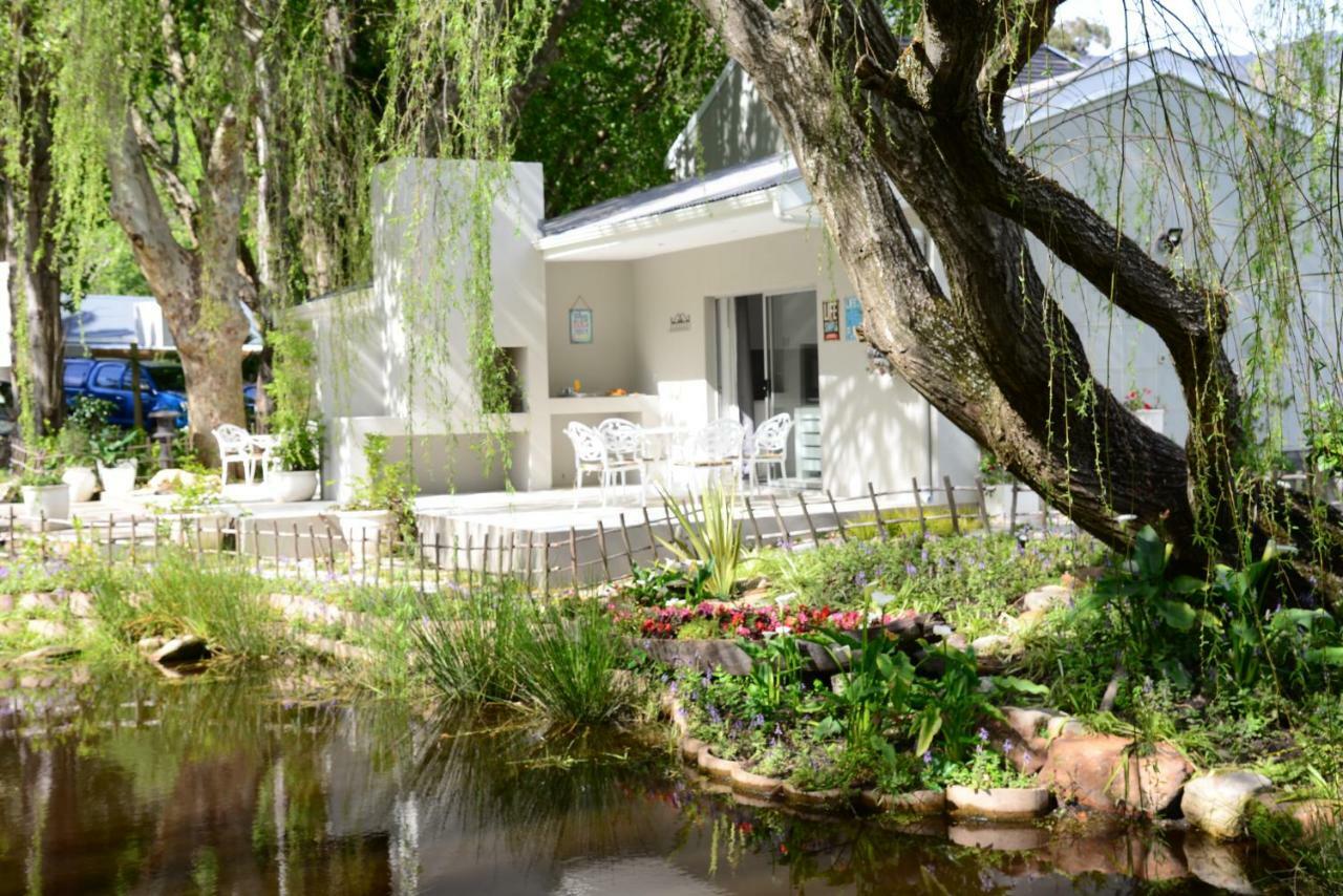 Waterland Lodge *